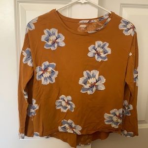 Old Navy floral long sleeved tee size 14 (XL)
